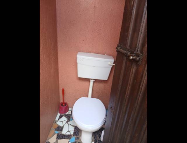 2 BEDROOM HOUSE FOR SALE IN ORLANDO WEST